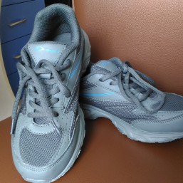 Кроссовки Demix 32 размер