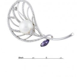 Прелестная брошь - волшебный цветок с жемчугом.