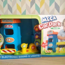 Keenway Игровой набор Mega Car Park: заправка, автомойка 18+