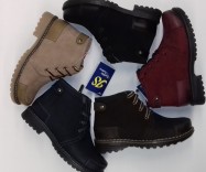 Кожаная обувь для мальчишек и девчонок.