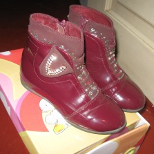 Продаю демисезонные ботиночки на девочку
