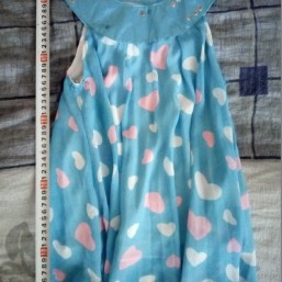 Одежда для девочки - маечки, сарафаны, футболки, юбочки.