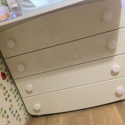 Глянцевый комод (пеленатор)Veres со стразами