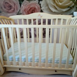 Продам комплект. Детская кроватка+комод с пеленатором и ванночкой.  BABY ITALIA