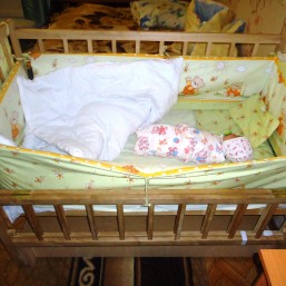 маятниковая кроватка