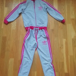 Спортивный костюм  трикотажный на возраст 7-10  лет