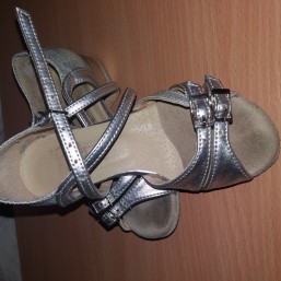 Продам туфли для танцев