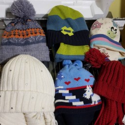 Шапки и шарфы для девочек и мальчиков