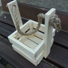 Деревянный ящичек для подарков и декора