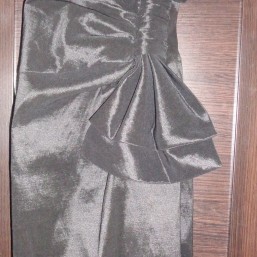  Необычное коктейльное платье, р. S, в идеальном состоянии