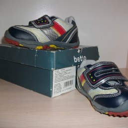 кроссовки 21 р.