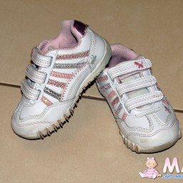 Кроссовки Mothercare 21 р.