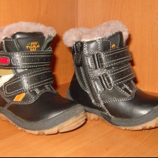 сапожки, кроссовки, босоножки на мальчика и девочку