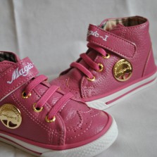 Новая детская обувь в ассортименте.