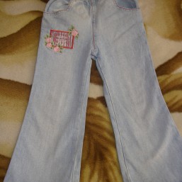 Джинсы голубые