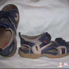 летние сандали и шлёпки 33-38 размеров (много обуви)