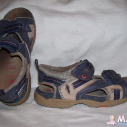 летние сандали и шлёпки 33-38 размеров (много обуви)