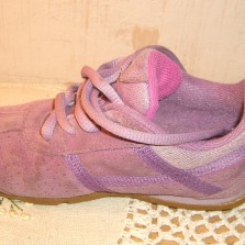 Кроссовки р. 25