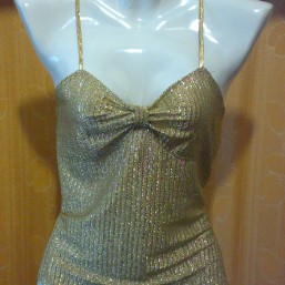 Сверкающая золотистая маечка, размер 44-46