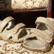 Босоножки 22р. бежевые