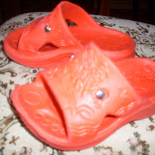 Шлепки красные