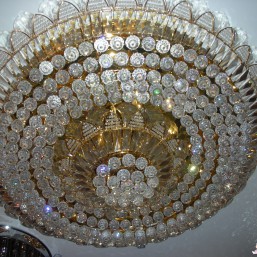 Хрустальные люстры и бра