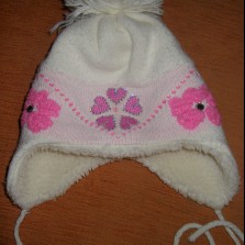  много разных шапочек на девочку 