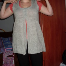 тепленькая безрукавка 50-52 размер