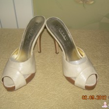 Босоножки женские