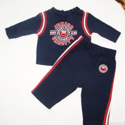 Фирменный спортивный костюмчик на мальчика на 3-6 мес.